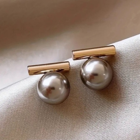 Lorelei Tahitian Pearl Post Earrings - Picture 1 of 2